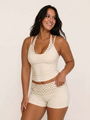 Gianna wearing size L